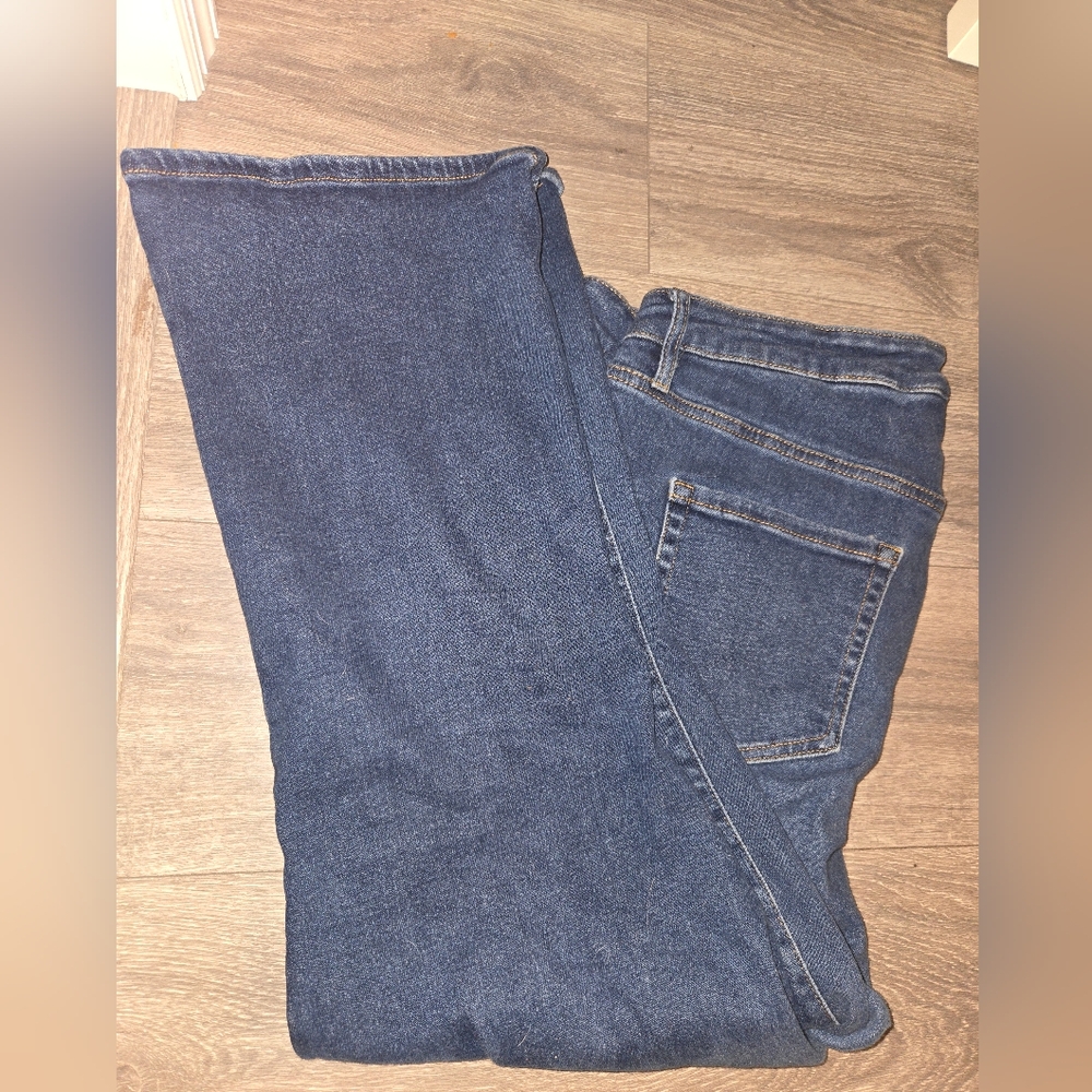 18W Demi-Bootcut Ankle Jeans